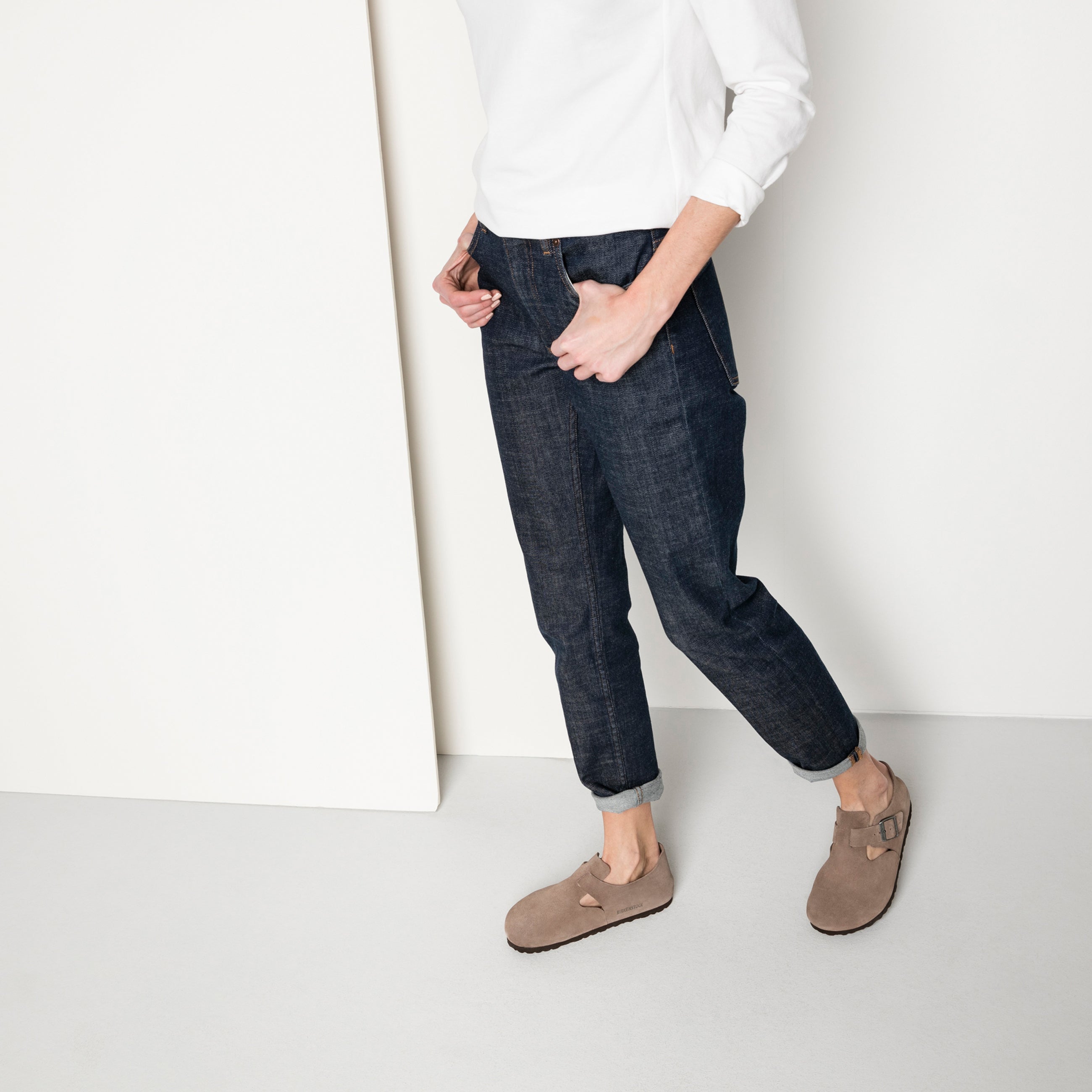 london-taupe-suede-leather-alt-2-1010504-1010503